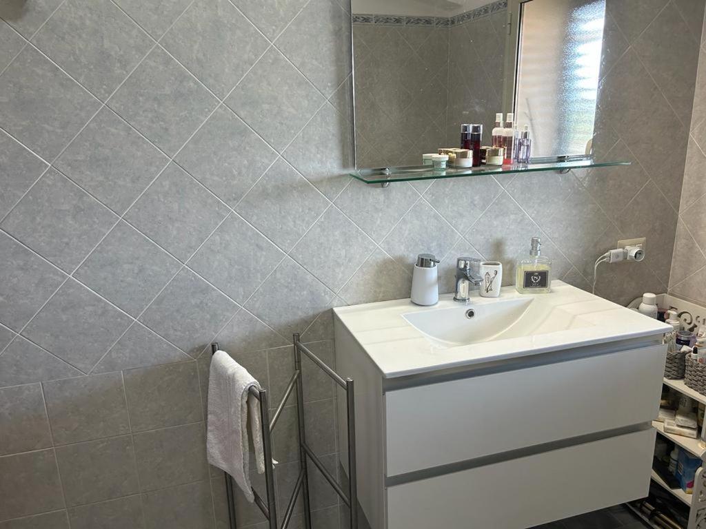 Nina Apartament Giardini Naxos Con Posto Auto מראה חיצוני תמונה