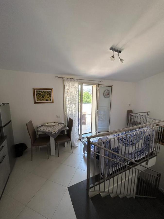 Nina Apartament Giardini Naxos Con Posto Auto מראה חיצוני תמונה