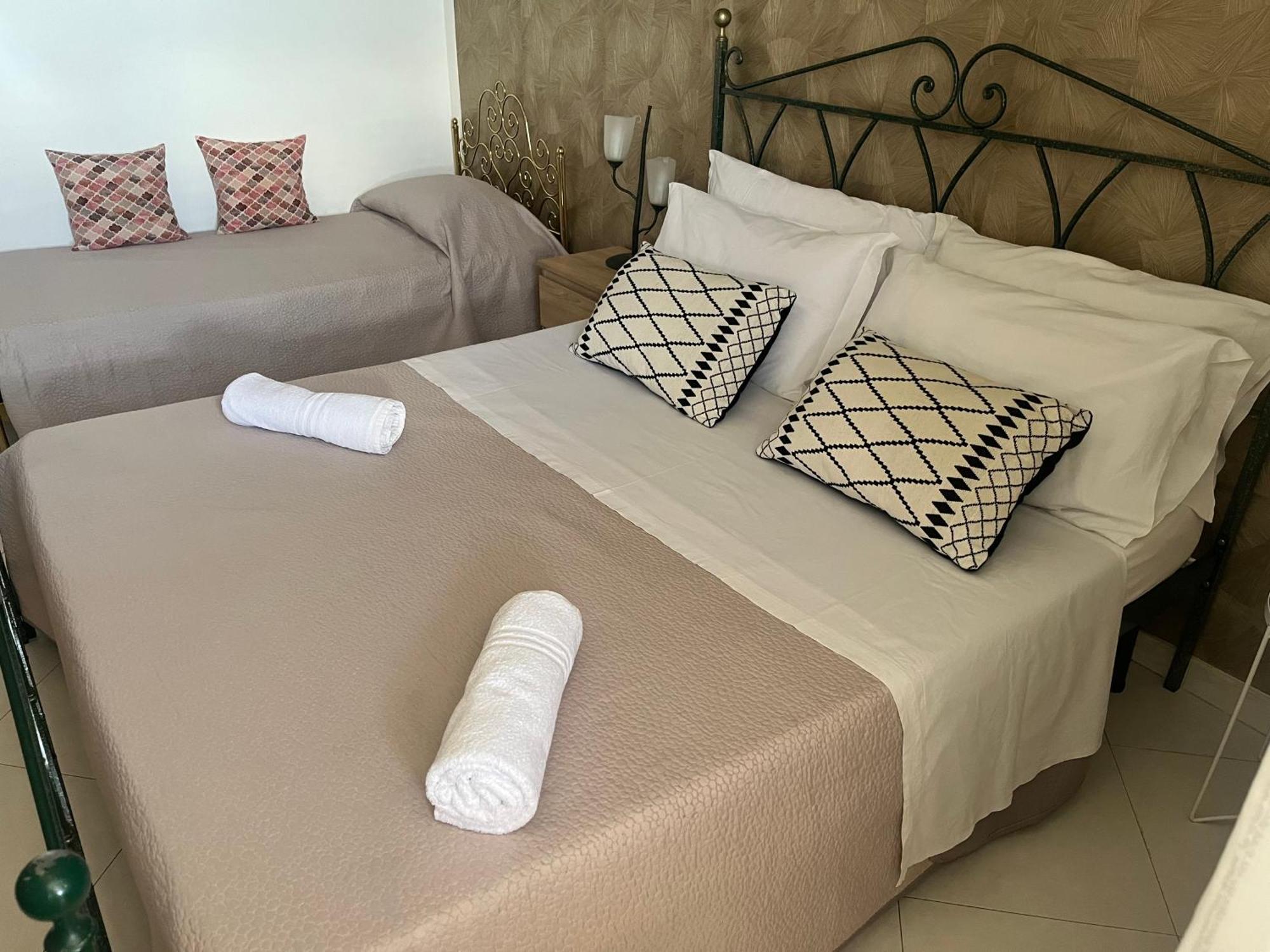Nina Apartament Giardini Naxos Con Posto Auto מראה חיצוני תמונה